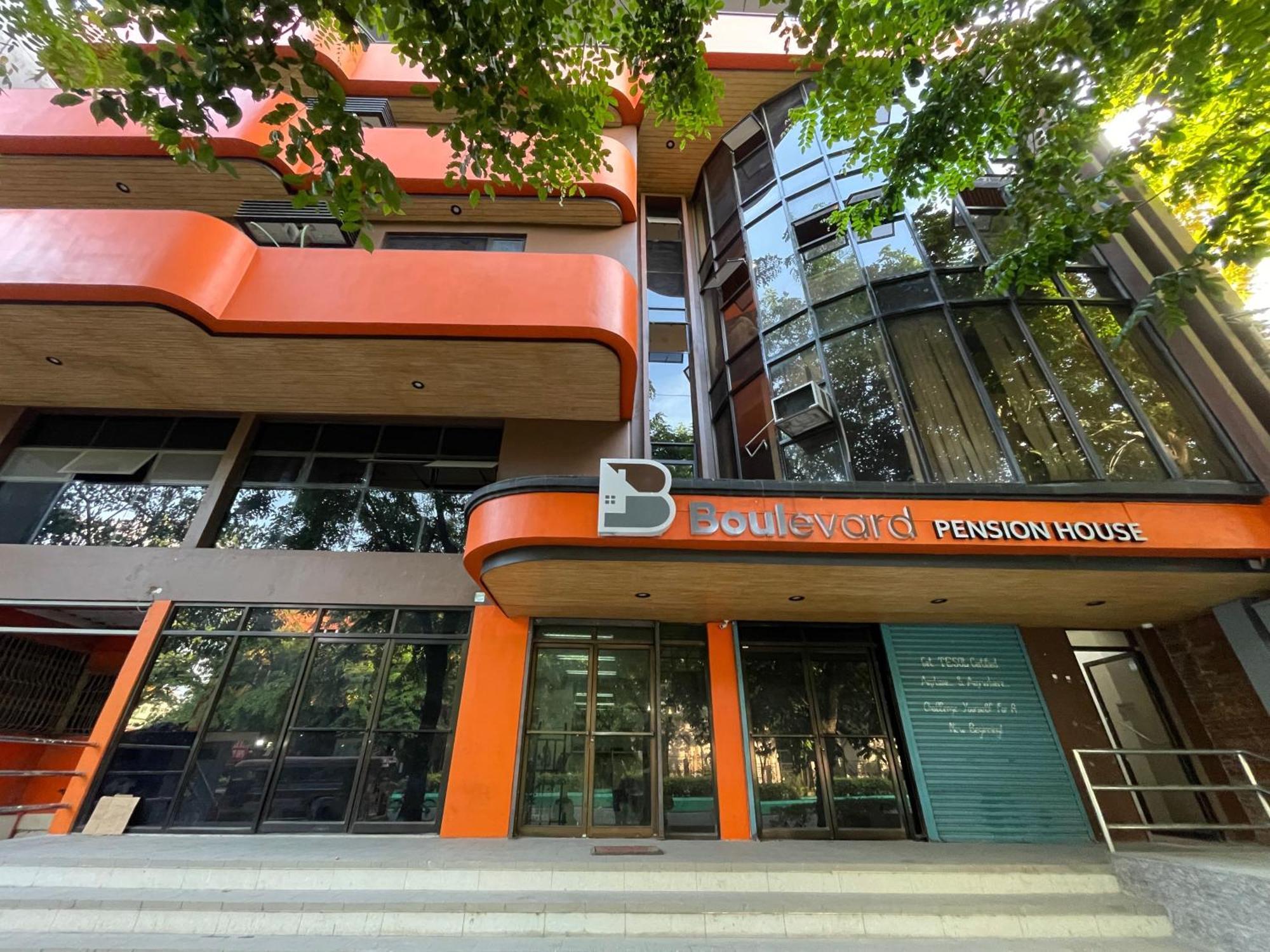 Boulevard Pension Hotel Cebu Stadt Exterior foto